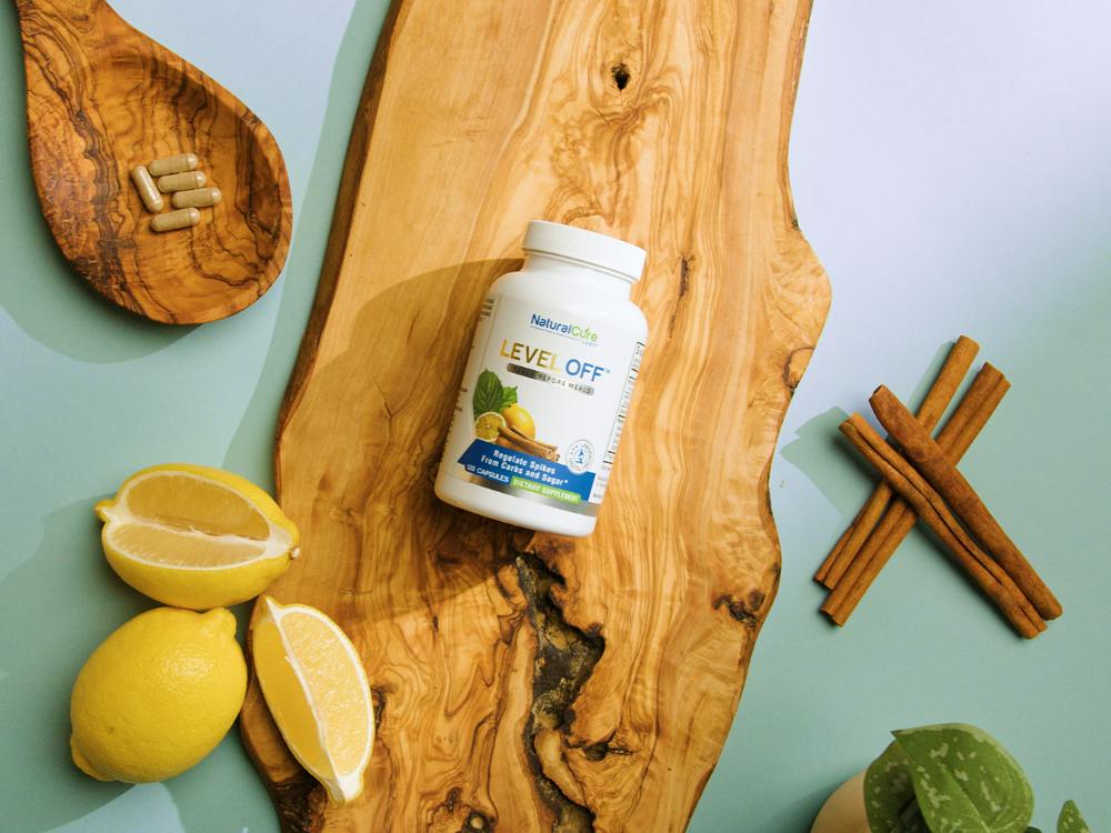 Level Off anti spike glucose supplement with white mulberry leaf, cinnamon, and citrus bioflavonoids, for glucose regulation, reducing glucose spikes, and improving fasting glucose and insulin resistance.
