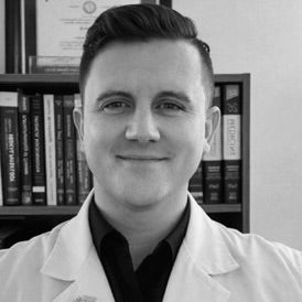 Portrait of Evan Leonard, Medical Reviewer at NCL (Natural Cure Labs)
